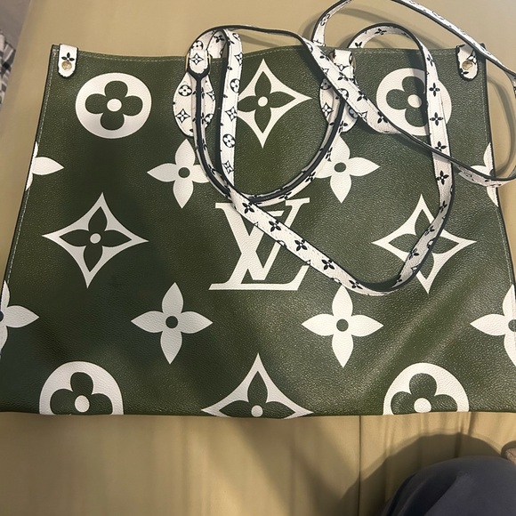 Green Tote Bag - Picture 4 of 6